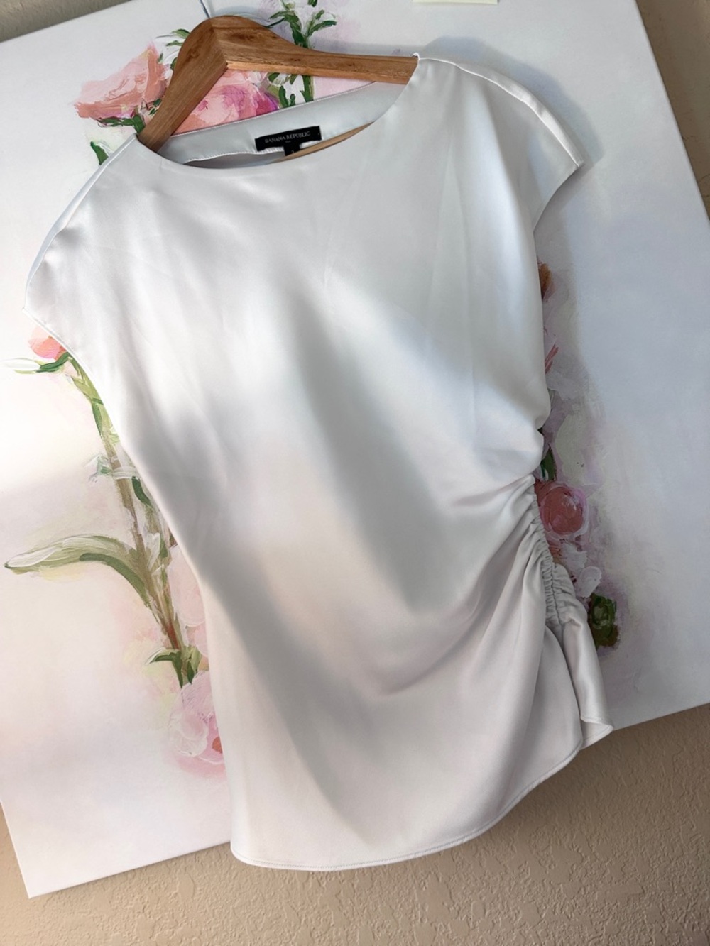 Banana Republic White Satin Side-Ruched Short Sleeve Top - Picture 2 of 3